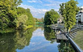 Nice Studio By The River With Parking And Air Conditioning Ac, Spa,Gym, River